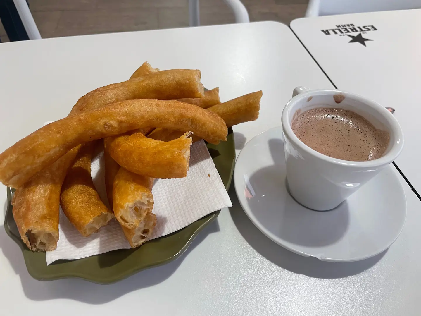 Churros - hiszpańskie pączki